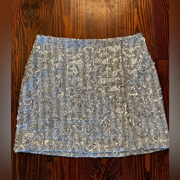 AMANDA UPRICHARD Dale Mini Skirt in Stellar Silver Sequin Slit Skirt Revolve - Picture 8 of 11